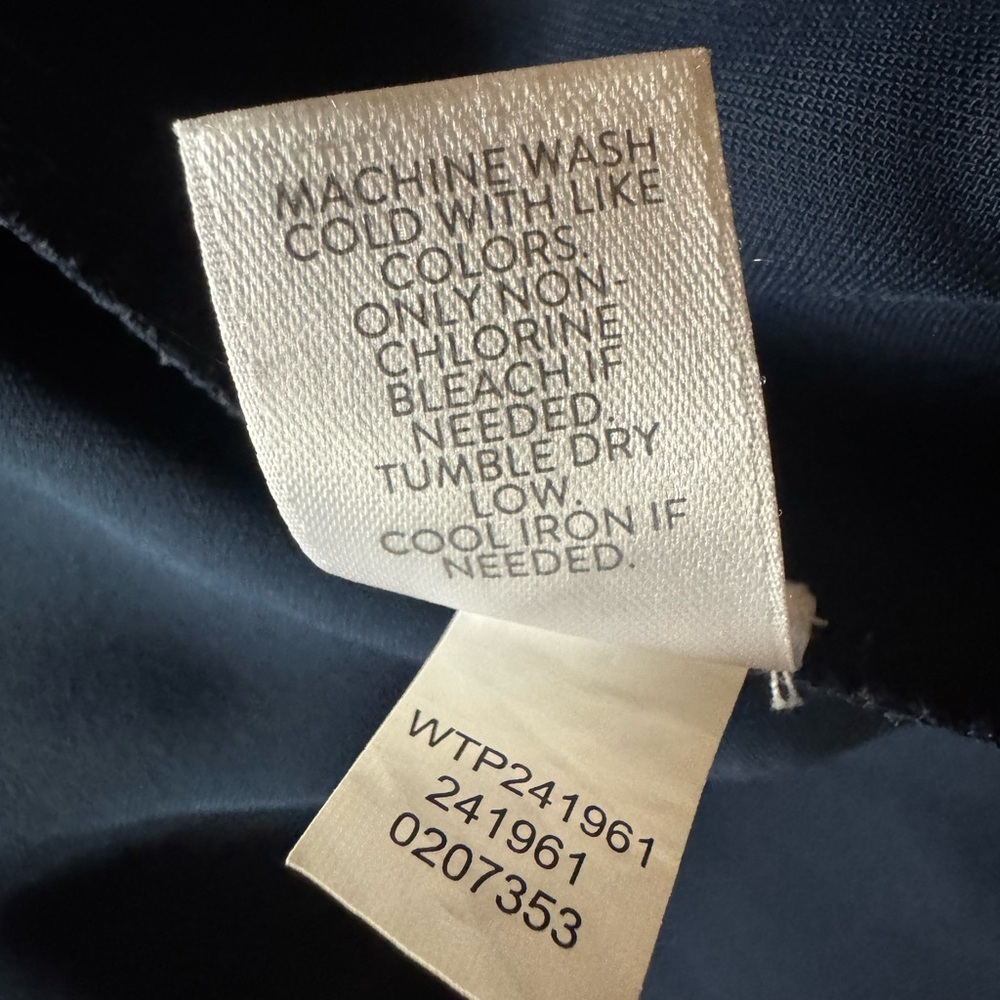 J. Jill Wearever Collection Easy Care navy blue top size XL - Picture 10 of 10